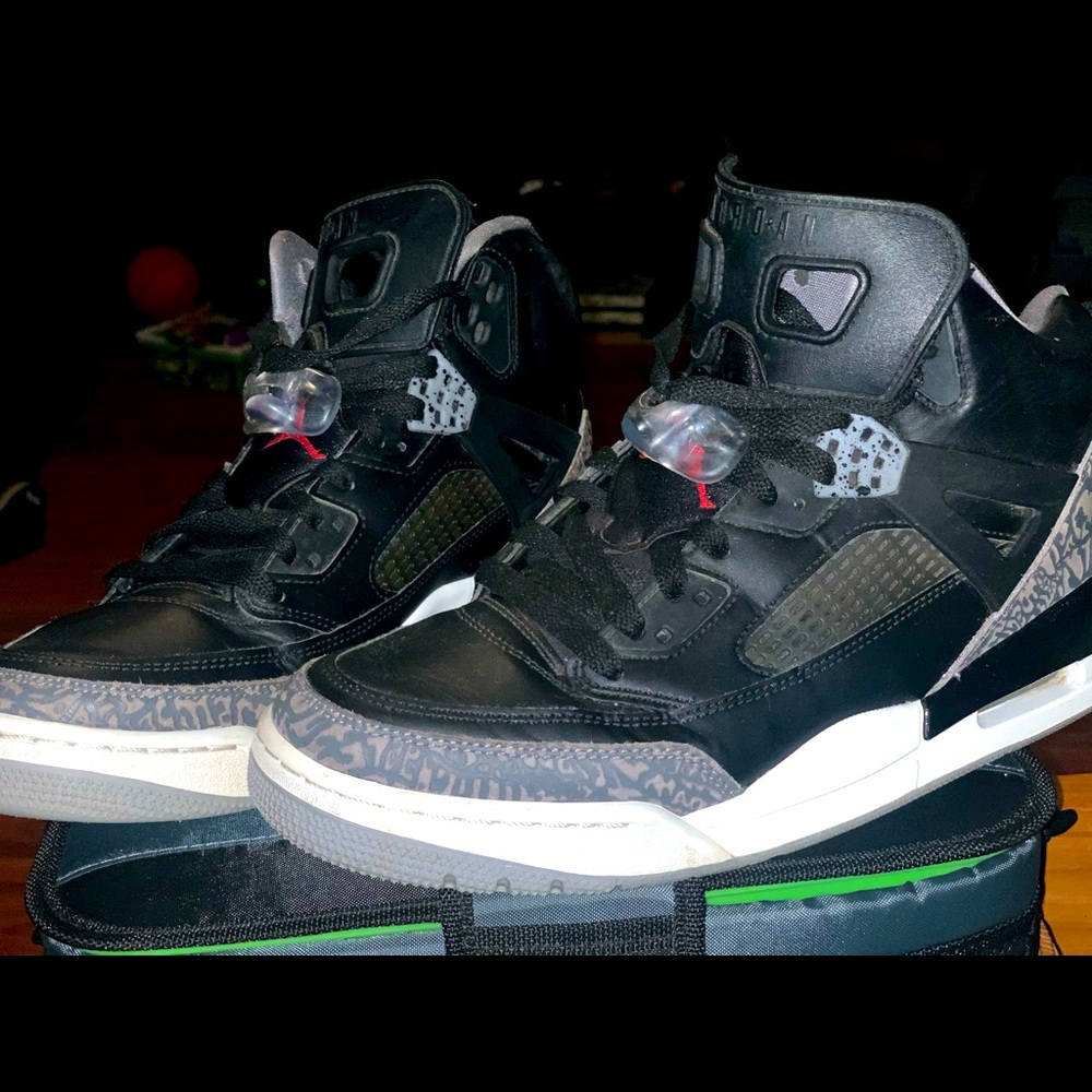 Jordan spizike (black cement )